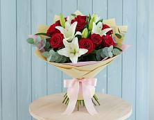Букет цветов из:  Лилии и Розы в Слюдянке