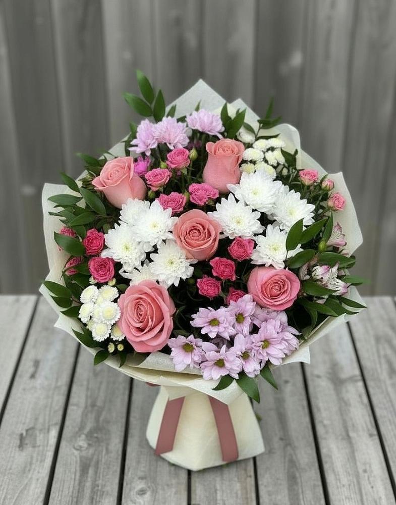Букет цветов из: Альстромерии, Гвоздики, Розы и Хризантемы в Слюдянке