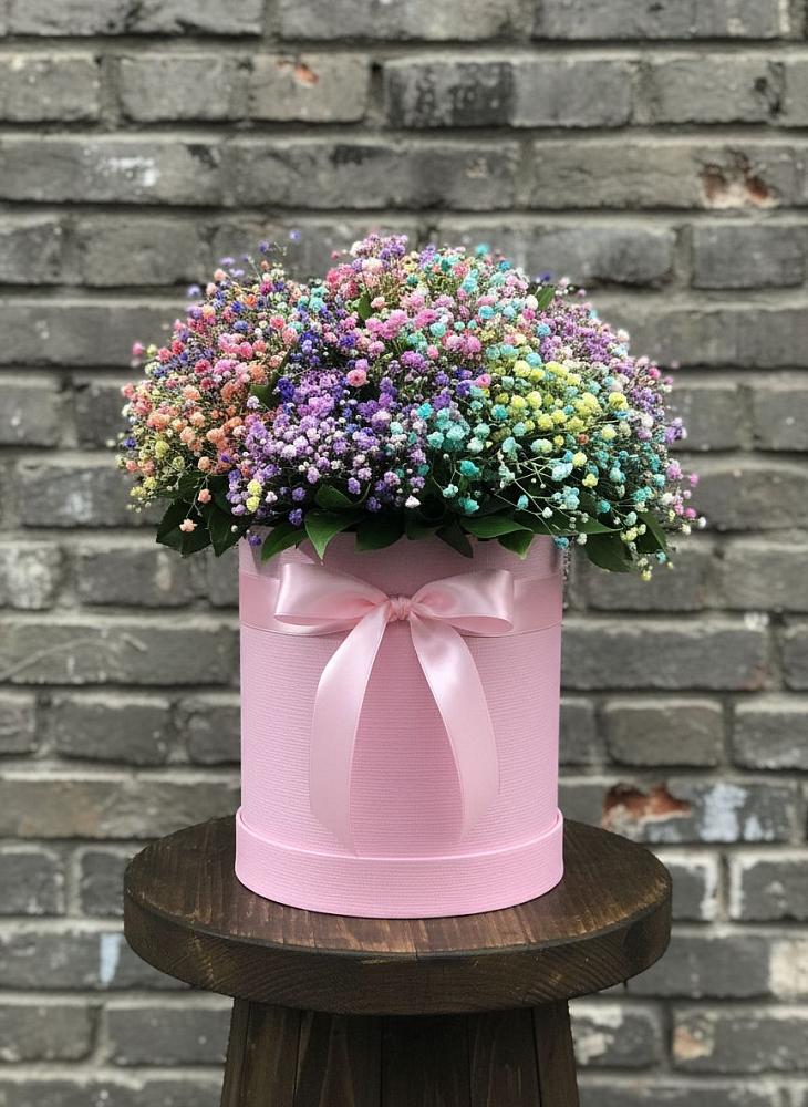 Цветочная композиция из Гипсофила и Розы в шляпной коробке в Слюдянке