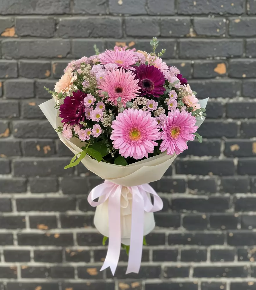 Букет цветов из: Герберы и Хризантемы в Слюдянке