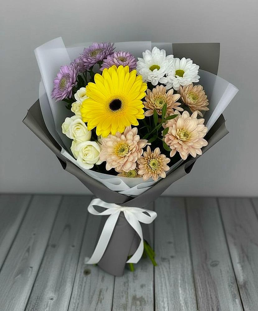 Букет цветов из: Розы, Герберы и Хризантемы в Слюдянке