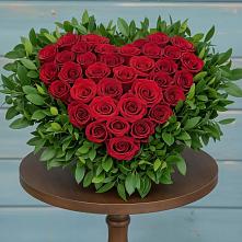 Цветочная композиция из Розы в виде сердца в Слюдянке