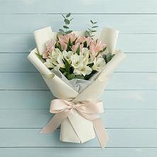 Букет цветов из:  Альстромерии в Слюдянке