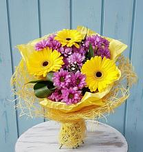 Букет цветов из:  Хризантемы и Герберы в Слюдянке