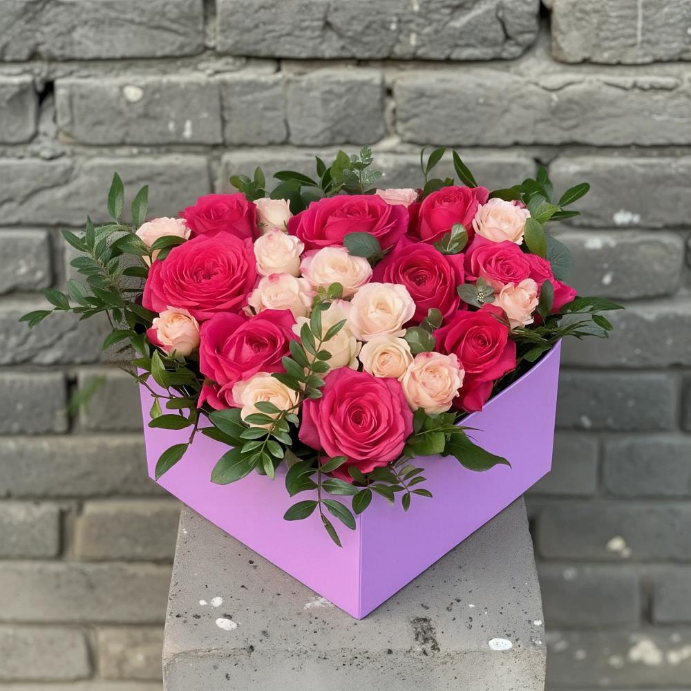 Цветочная композиция из Розы в коробке в Слюдянке