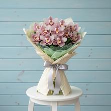 Букет цветов из:  Орхидеи и Розы в Слюдянке