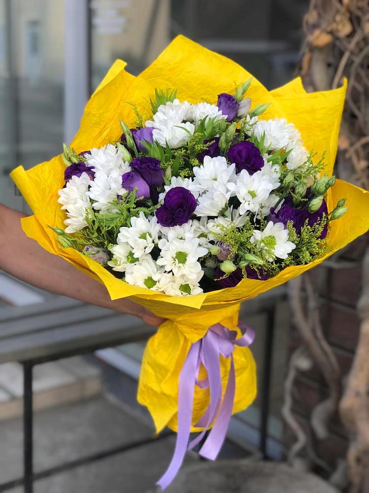 Букет цветов из: Ирисы, Хризантемы и Ромашки в Слюдянке