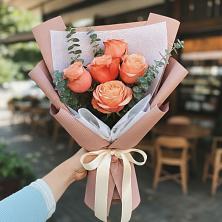 Букет цветов из:  Розы в Слюдянке