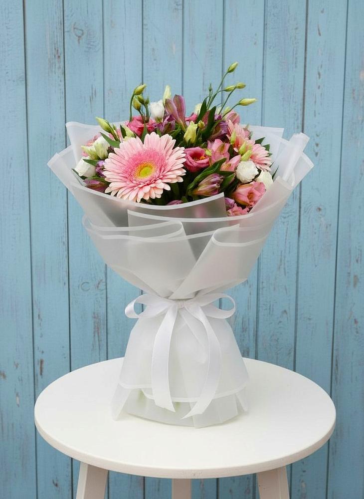 Букет цветов из: Герберы, Альстромерии и Лизиантусы в Слюдянке