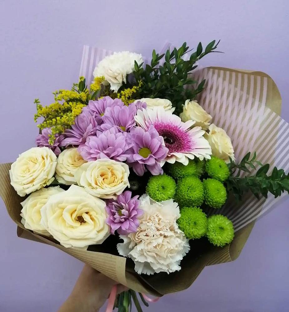 Букет цветов из: Хризантемы, Розы, Гвоздики и Герберы в Слюдянке