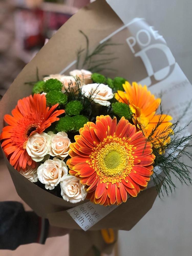 Букет цветов из: Герберы, Хризантемы и Розы в Слюдянке