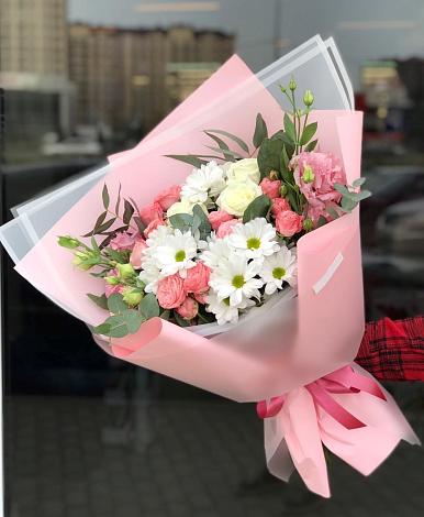 Букет цветов из: Розы, Лизиантусы и Хризантемы в Слюдянке