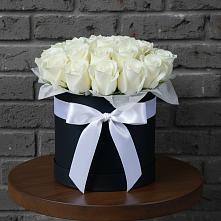 Цветочная композиция из Розы в шляпной коробке в Слюдянке