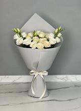 Букет цветов из:  Розы и Лизиантусы в Слюдянке